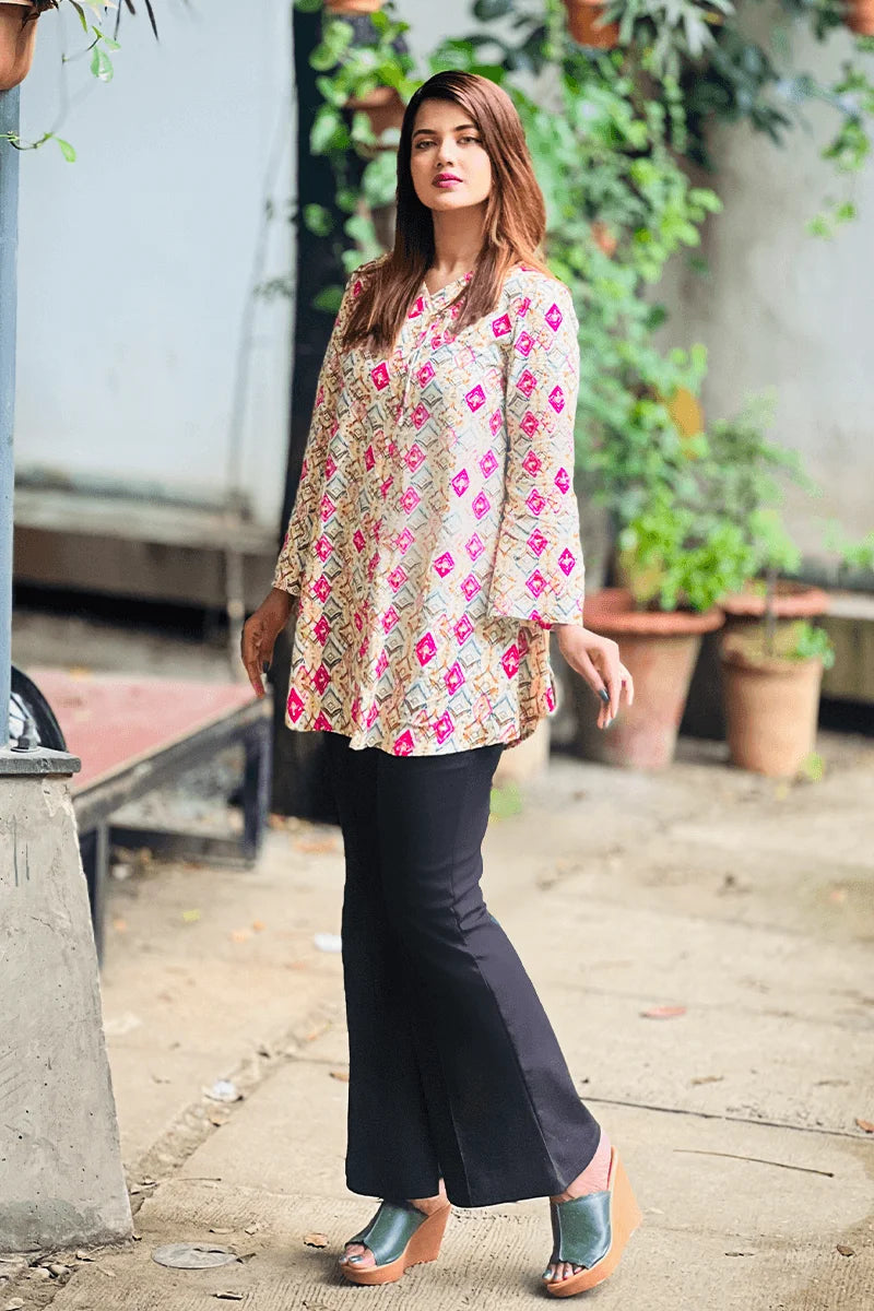 Showstopper Diamond Bloom Loose Fitted Tops 0525 000408